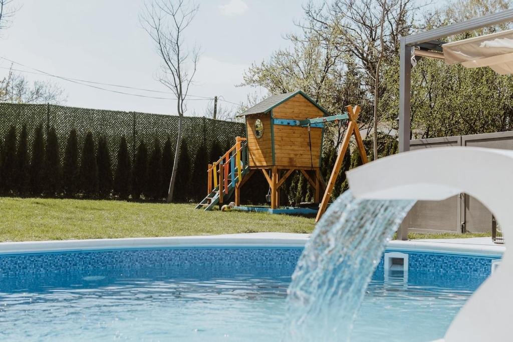 A Frame Pool House Ledinci photo 2