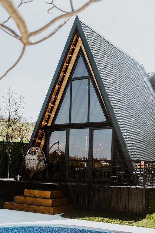 A Frame Pool House Ledinci – A-frame eksterijer na Fruškoj gori