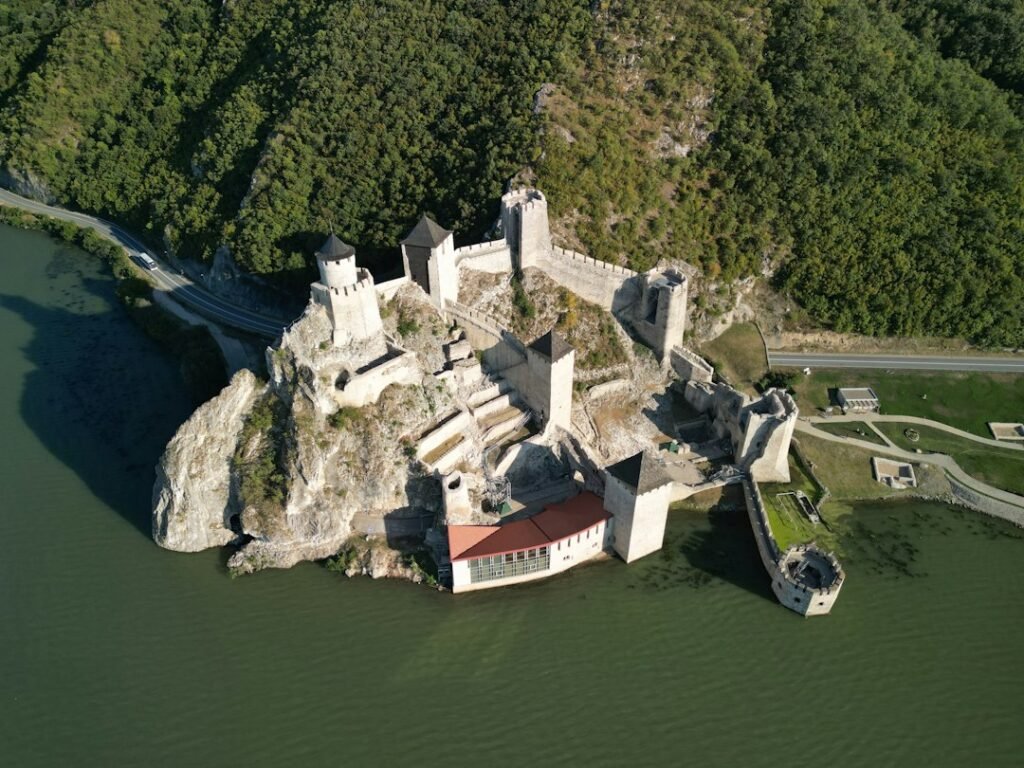 Golubačka tvrđava na Dunavu u Srbiji