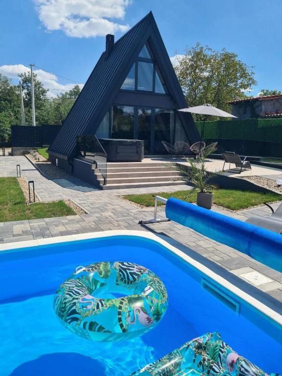 Nikis House Baćevac – A-frame kućica, đakuzi i privatni bazen